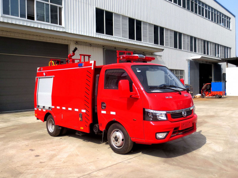 東風(fēng)途逸2噸水罐消防車